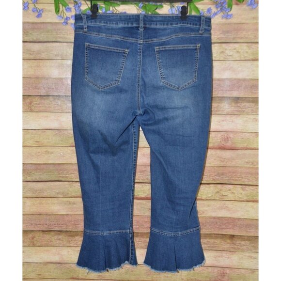 Cato Ladies Cropped Ankle Denim Blue Jeans Size 14 Cute Stretch Raw Flared Hem - Picture 6 of 11